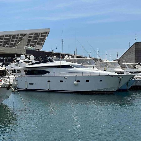 Yacht 20Metros Hotell Sant Adrià de Besòs Exteriör bild