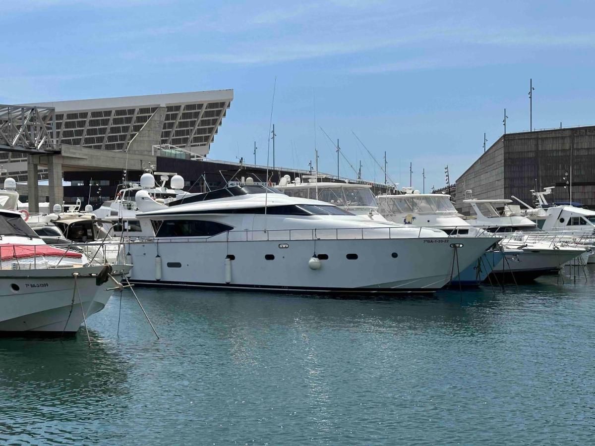 Yacht 20Metros Hotell Sant Adrià de Besòs Exteriör bild