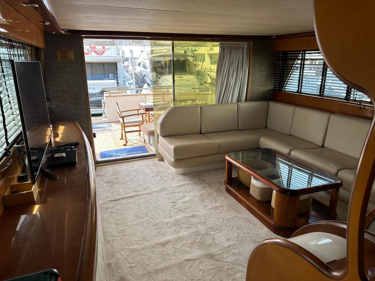 Yacht 20Metros Hotell Sant Adrià de Besòs Exteriör bild
