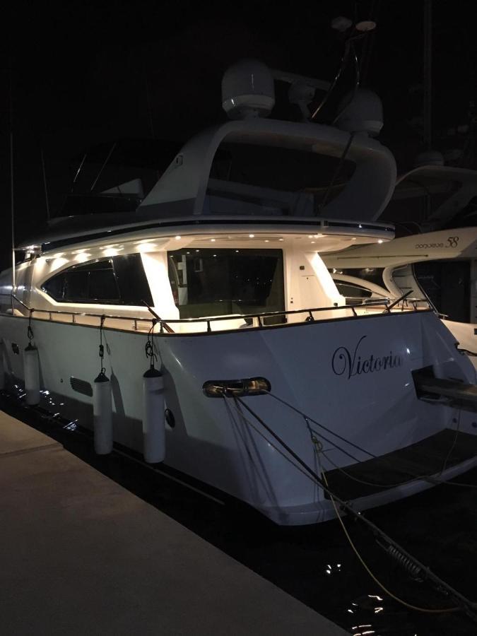 Yacht 20Metros Hotell Sant Adrià de Besòs Exteriör bild